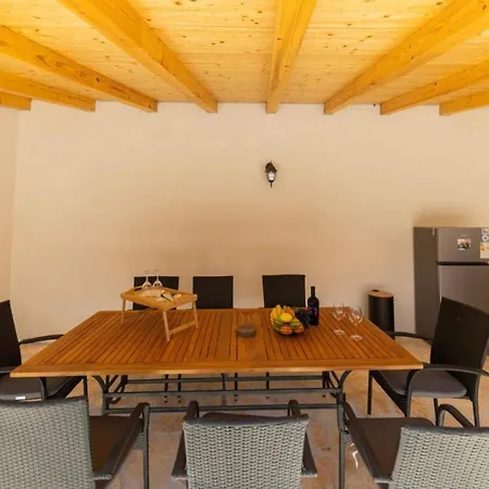 וילה Stone Marita With Pool