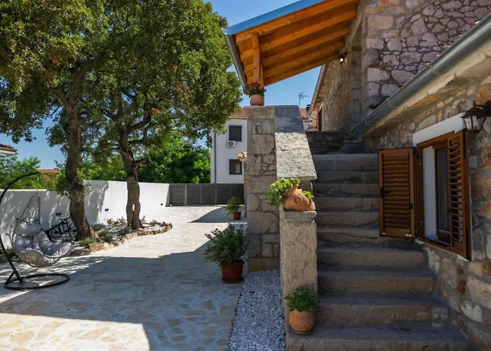 Stone Marita With Pool 빌라 Klarici