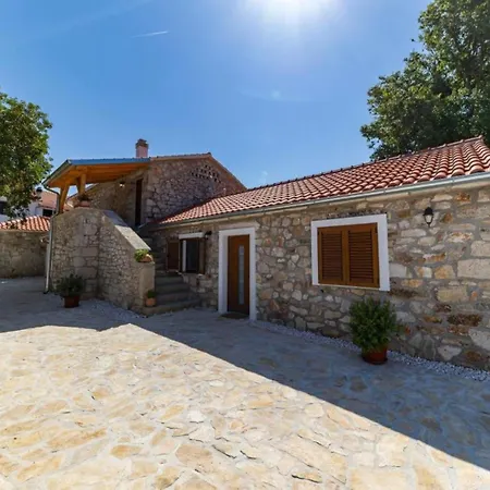 Stone Marita With Pool Villa