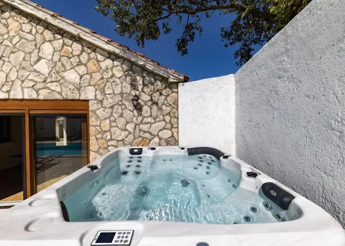 Stone Marita With Pool *