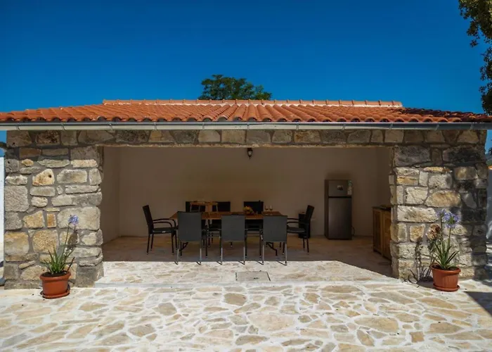 Stone Marita With Pool Vila *