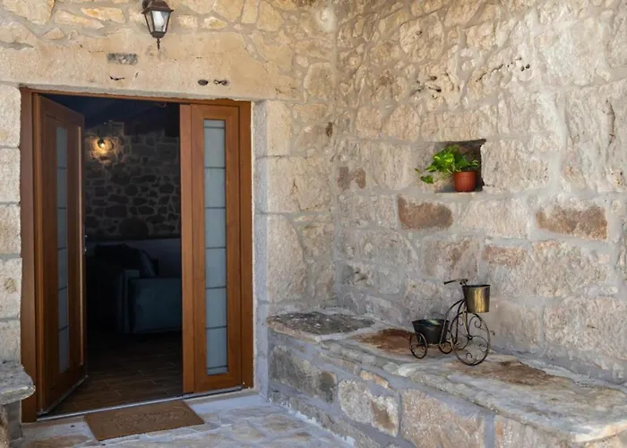 Stone Marita With Pool *