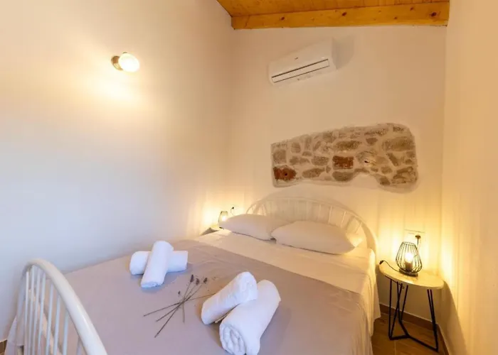 Vila Stone Marita With Pool