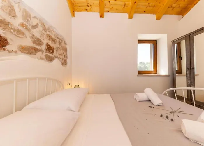 Stone Marita With Pool Villa Klarici