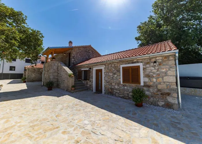 Stone Marita With Pool Vila